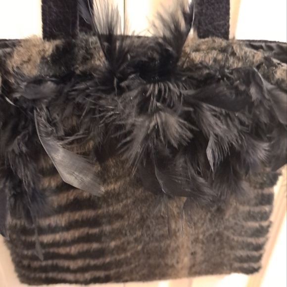 Touche Designs Black Ostrich Feather & Faux Fur Bag - Picture 2 of 7